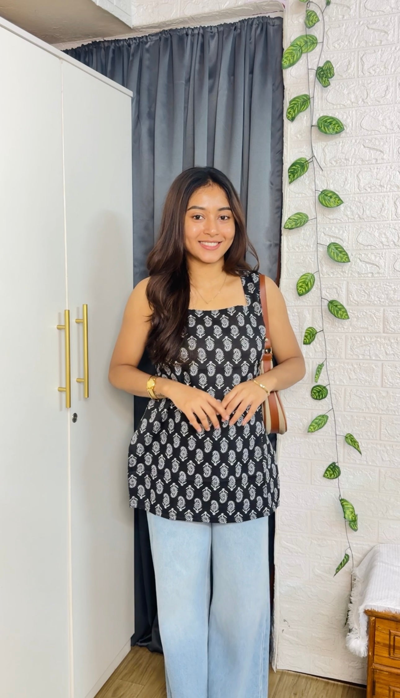 Cotton Black Sleeveless Short Kurti